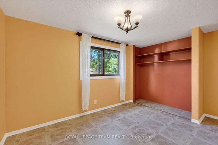Photo 27 at 21 Lindhurst Crescent, Nepean (Briargreen), Ottawa