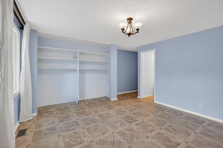 Photo 32 at 21 Lindhurst Crescent, Nepean (Briargreen), Ottawa