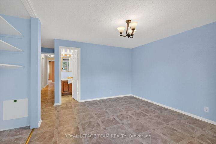 Photo 33 at 21 Lindhurst Crescent, Nepean (Briargreen), Ottawa