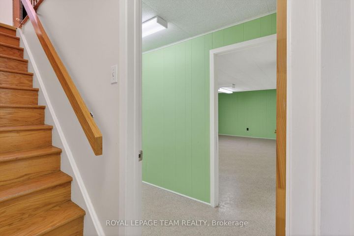 Photo 38 at 21 Lindhurst Crescent, Nepean (Briargreen), Ottawa