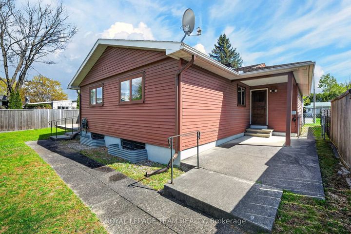 Photo 43 at 21 Lindhurst Crescent, Nepean (Briargreen), Ottawa