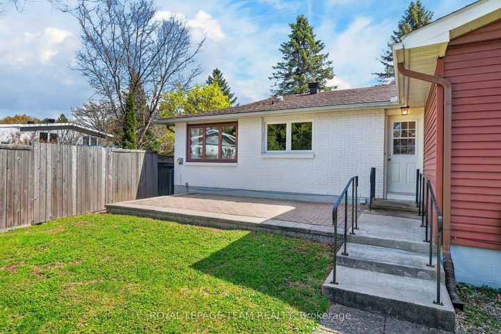 Photo 46 at 21 Lindhurst Crescent, Nepean (Briargreen), Ottawa