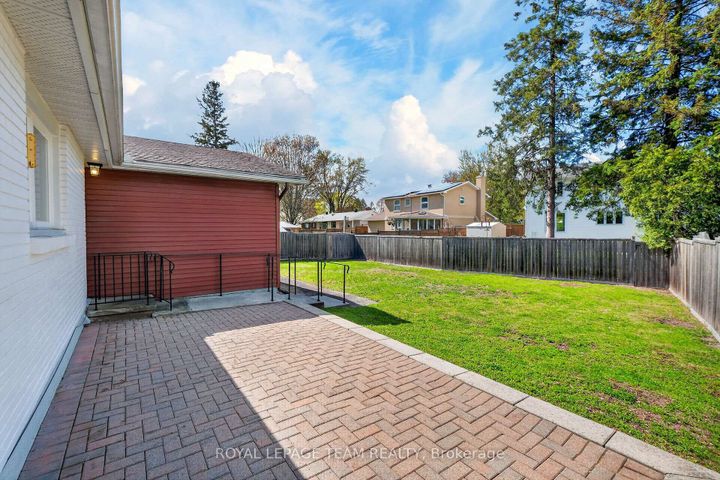 Photo 47 at 21 Lindhurst Crescent, Nepean (Briargreen), Ottawa