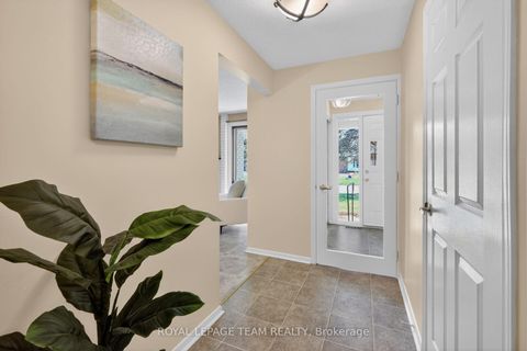 Photo 5 at 21 Lindhurst Crescent, Nepean (Briargreen), Ottawa