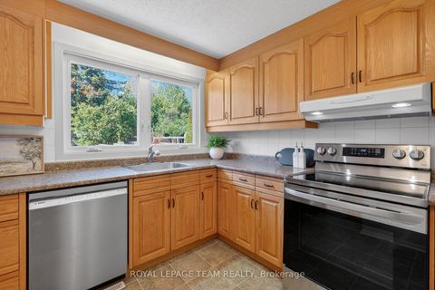 Photo 15 at 21 Lindhurst Crescent, Nepean (Briargreen), Ottawa