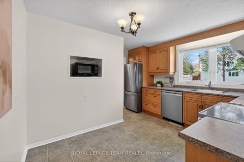 Photo 17 at 21 Lindhurst Crescent, Nepean (Briargreen), Ottawa