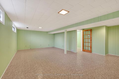 Photo 37 at 21 Lindhurst Crescent, Nepean (Briargreen), Ottawa