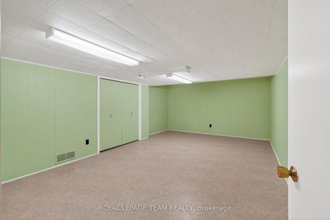 Photo 39 at 21 Lindhurst Crescent, Nepean (Briargreen), Ottawa