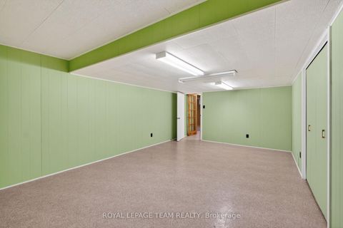 Photo 41 at 21 Lindhurst Crescent, Nepean (Briargreen), Ottawa