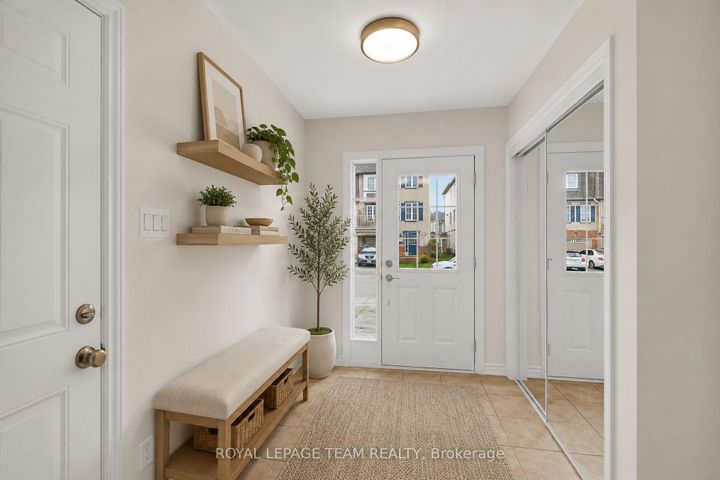 Photo 3 at 342 Sweet Grass Circle, Nepean (Half Moon Bay), Ottawa