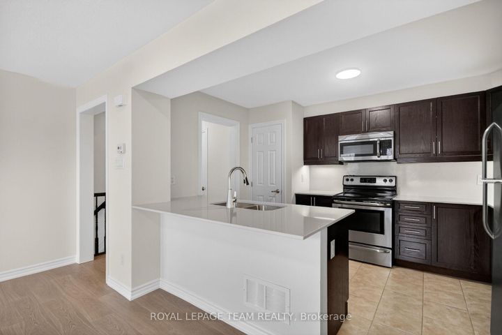 Photo 12 at 342 Sweet Grass Circle, Nepean (Half Moon Bay), Ottawa