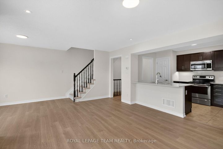 Photo 14 at 342 Sweet Grass Circle, Nepean (Half Moon Bay), Ottawa