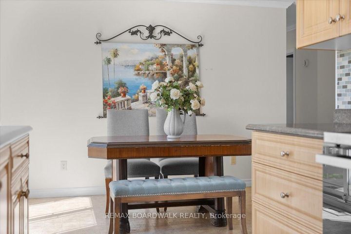 Photo 16 at 28 Glenmanor Drive, Nepean (Meadowlands/Crestview), Ottawa