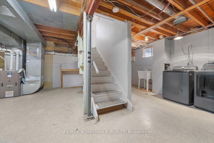 Photo 23 at 28 Glenmanor Drive, Nepean (Meadowlands/Crestview), Ottawa