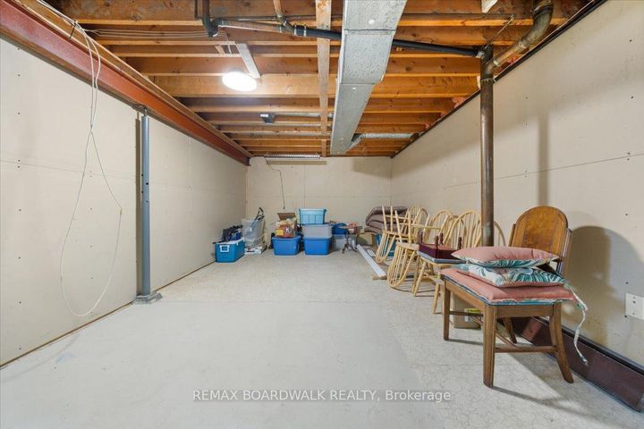 Photo 26 at 28 Glenmanor Drive, Nepean (Meadowlands/Crestview), Ottawa