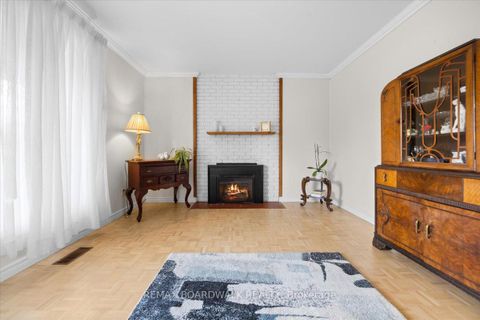 Photo 5 at 28 Glenmanor Drive, Nepean (Meadowlands/Crestview), Ottawa