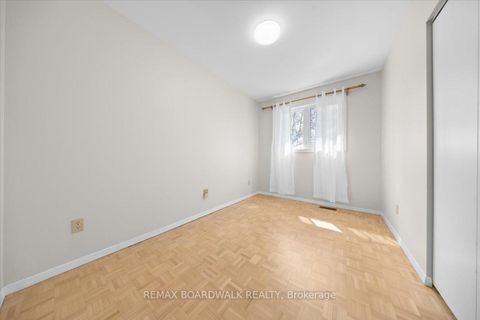 Photo 20 at 28 Glenmanor Drive, Nepean (Meadowlands/Crestview), Ottawa