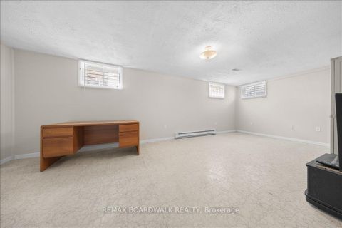 Photo 27 at 28 Glenmanor Drive, Nepean (Meadowlands/Crestview), Ottawa