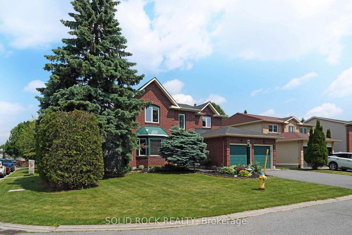 Photo 2 at 41 Framingham Crescent, Nepean (Cedargrove/Fraserdale), Ottawa