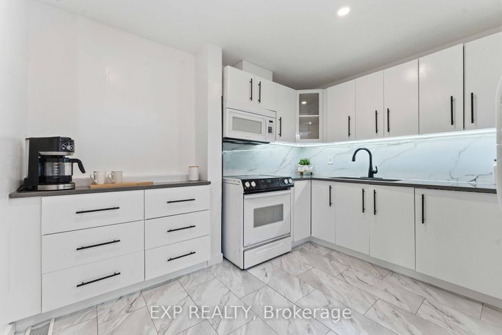 Photo 13 at D - 146 Valley Stream Drive, Nepean (Leslie Park), Ottawa
