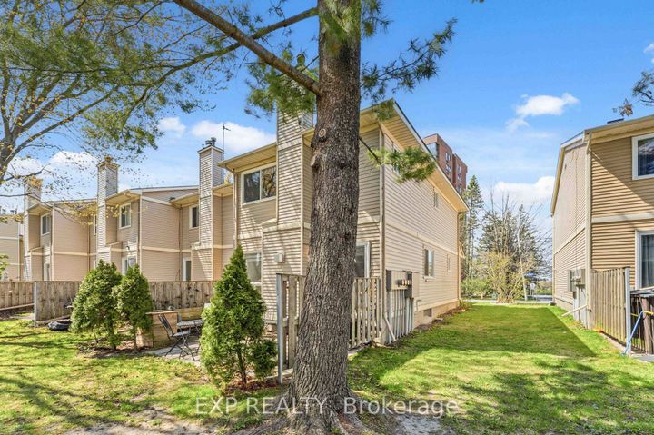 Photo 40 at D - 146 Valley Stream Drive, Nepean (Leslie Park), Ottawa