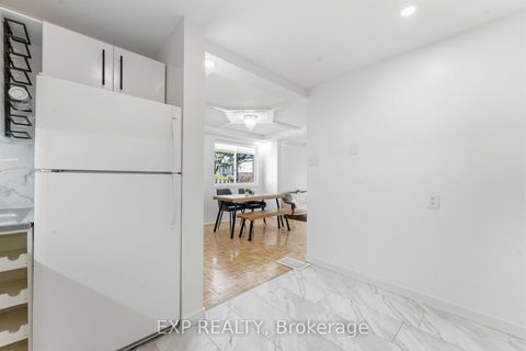 Photo 11 at D - 146 Valley Stream Drive, Nepean (Leslie Park), Ottawa