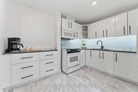 Photo 13 at D - 146 Valley Stream Drive, Nepean (Leslie Park), Ottawa
