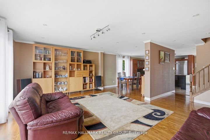Photo 4 at 23 Riverbrook Road, Nepean (Arlington Woods), Ottawa