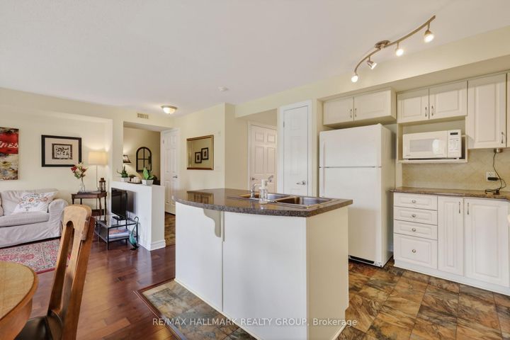 Photo 10 at 3 - 585 Stonefield Private, Nepean (Barrhaven East), Ottawa