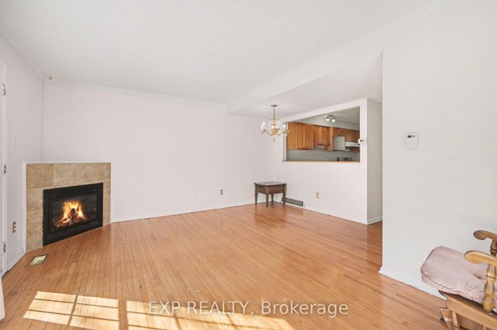 Photo 4 at 61 Monterey Drive, Nepean (Leslie Park), Ottawa