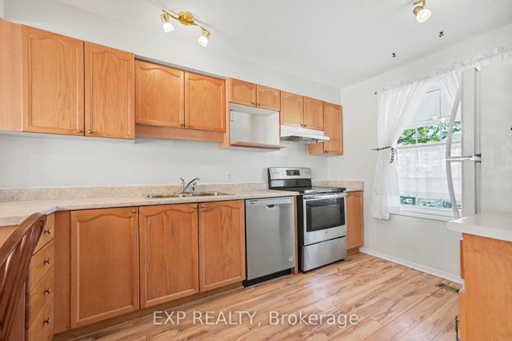 Photo 9 at 61 Monterey Drive, Nepean (Leslie Park), Ottawa