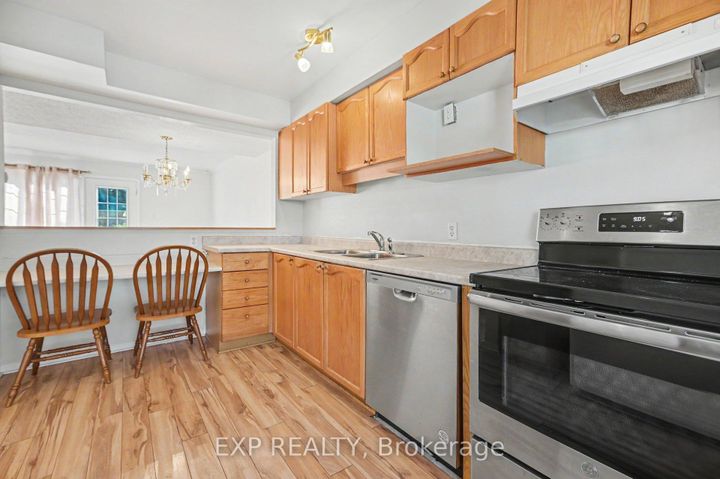Photo 10 at 61 Monterey Drive, Nepean (Leslie Park), Ottawa