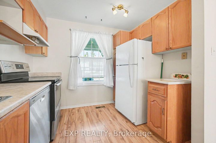 Photo 11 at 61 Monterey Drive, Nepean (Leslie Park), Ottawa
