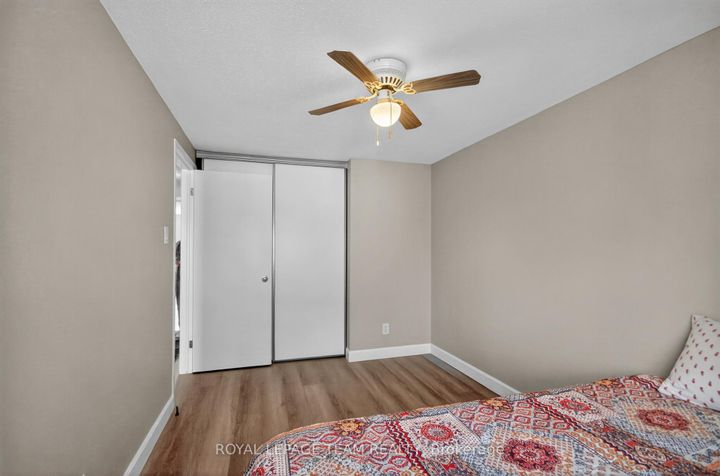 Photo 20 at 39 Saxton Private, Nepean (Redwood Park), Ottawa