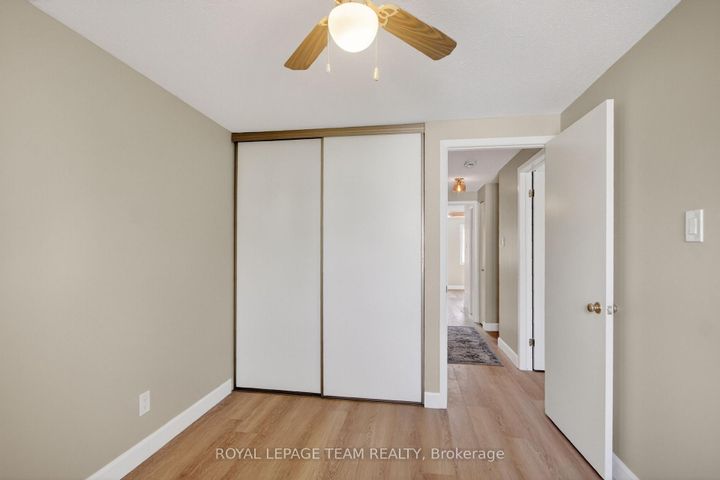 Photo 22 at 39 Saxton Private, Nepean (Redwood Park), Ottawa