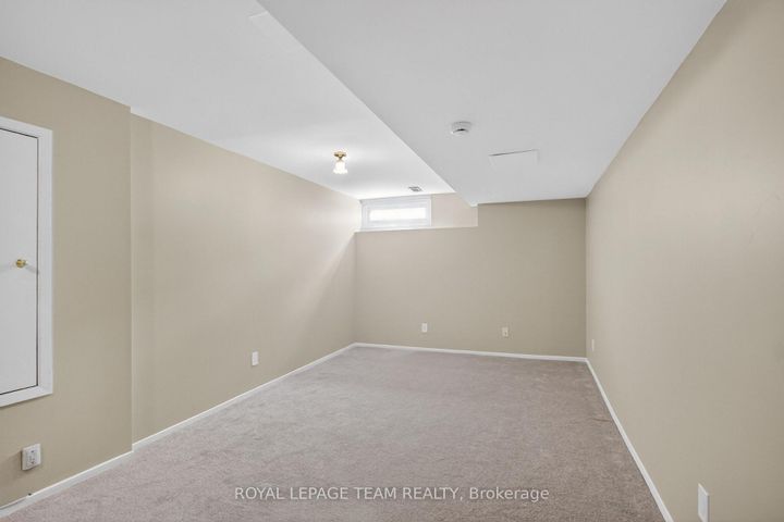 Photo 26 at 39 Saxton Private, Nepean (Redwood Park), Ottawa