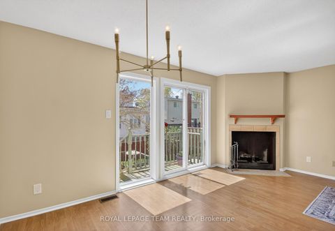 Photo 9 at 39 Saxton Private, Nepean (Redwood Park), Ottawa