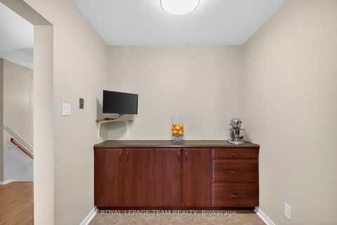 Photo 13 at 39 Saxton Private, Nepean (Redwood Park), Ottawa