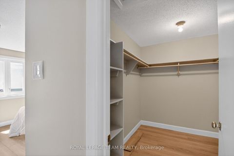 Photo 17 at 39 Saxton Private, Nepean (Redwood Park), Ottawa