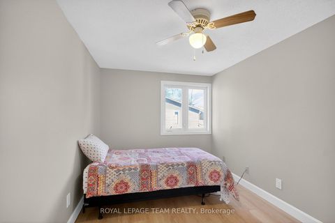 Photo 19 at 39 Saxton Private, Nepean (Redwood Park), Ottawa