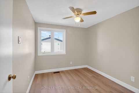 Photo 21 at 39 Saxton Private, Nepean (Redwood Park), Ottawa