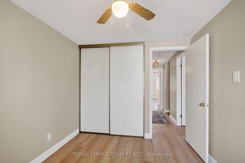 Photo 22 at 39 Saxton Private, Nepean (Redwood Park), Ottawa