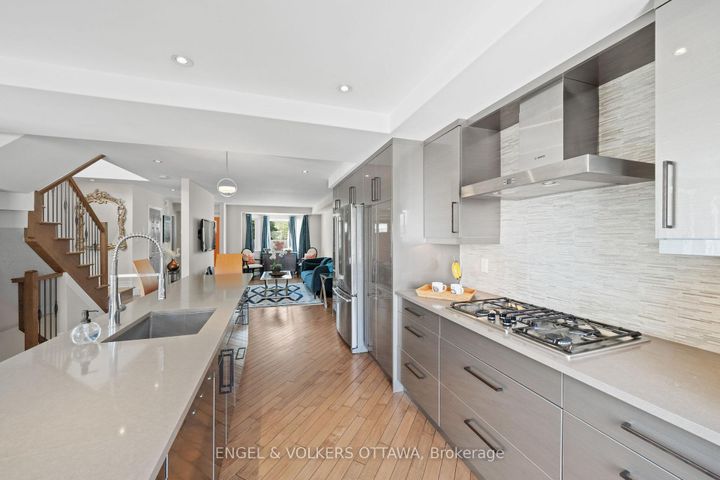 Photo 5 at 221 Monterey Drive, Nepean (Leslie Park), Ottawa