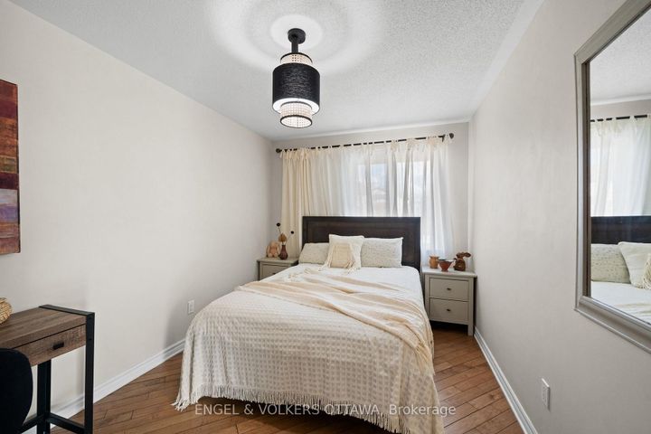 Photo 13 at 221 Monterey Drive, Nepean (Leslie Park), Ottawa