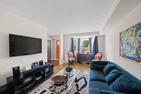 Photo 2 at 221 Monterey Drive, Nepean (Leslie Park), Ottawa