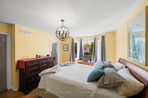 Photo 10 at 221 Monterey Drive, Nepean (Leslie Park), Ottawa