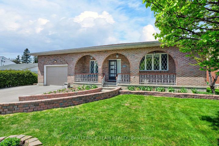 Photo 1 at 33 Norice Street, Nepean (Meadowlands/Crestview), Ottawa