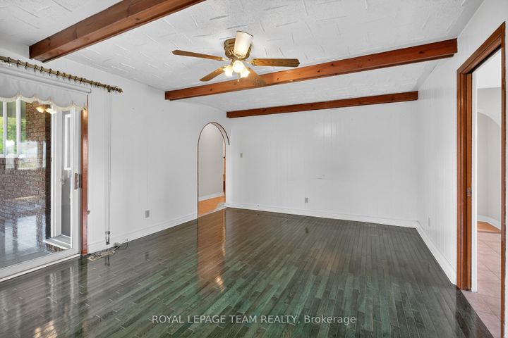 Photo 11 at 33 Norice Street, Nepean (Meadowlands/Crestview), Ottawa