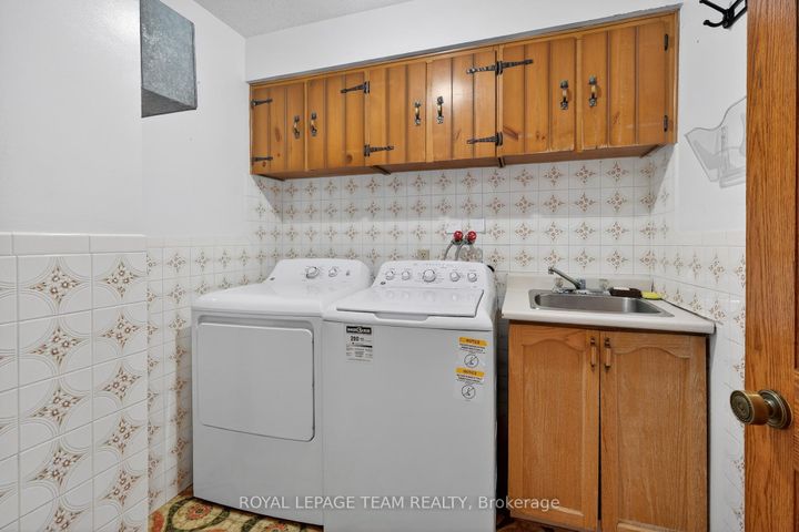 Photo 22 at 33 Norice Street, Nepean (Meadowlands/Crestview), Ottawa