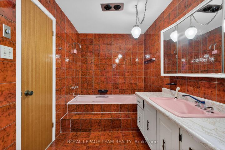 Photo 28 at 33 Norice Street, Nepean (Meadowlands/Crestview), Ottawa